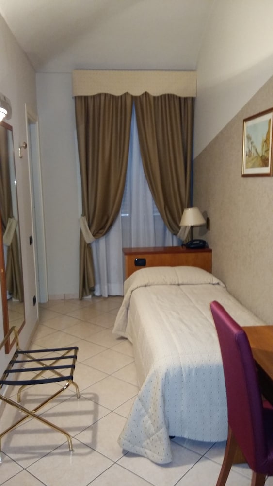 Hotel Cavour Asti 4/16