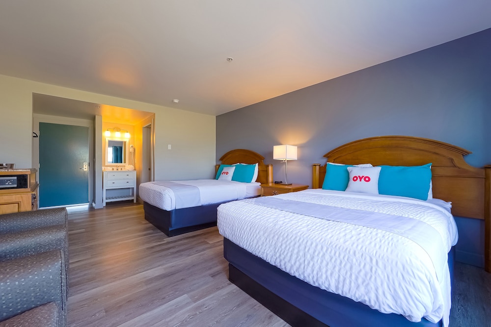 Waves Hotel NYE Beach - Newport OR 23/52