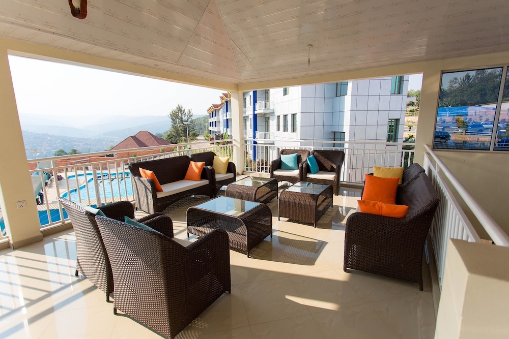 Dove Hotel 25/49