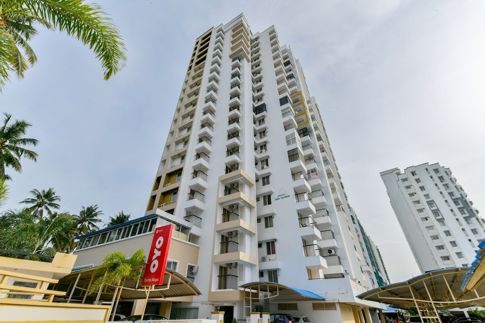 Oyo 10051 Hotel Tyche Stays 2/28