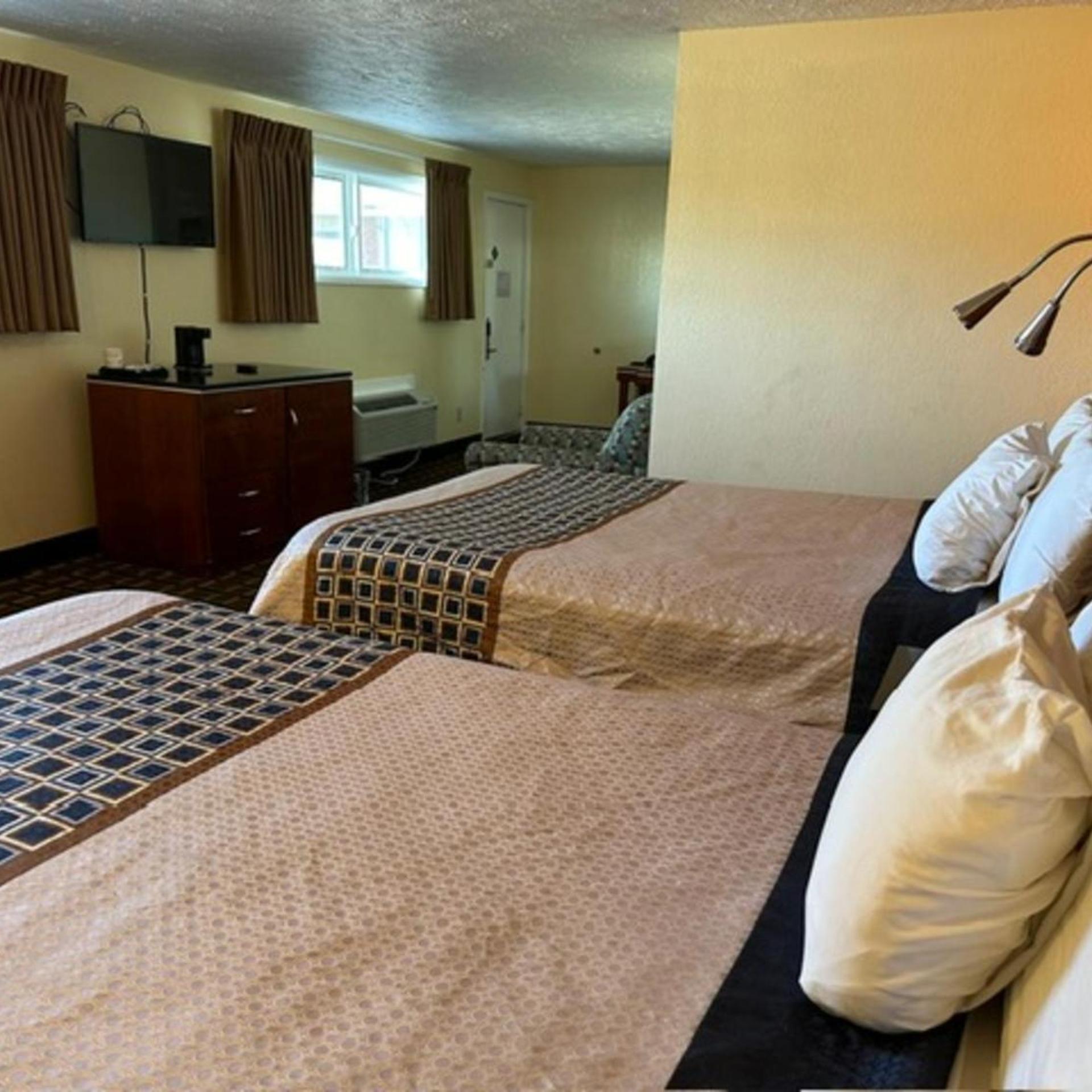 غرفة بسرير كينج وسريرين كوين لذوي الإعاقة، Stay Inn by OYO Near I 80 Lincoln West 3/5