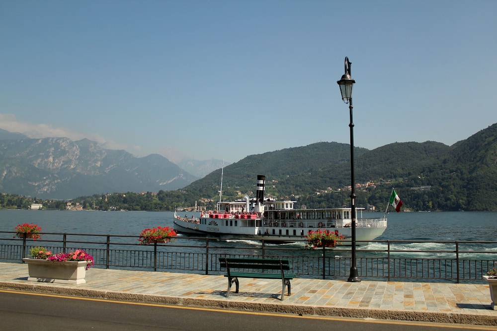 Hotel Bazzoni And Du Lac 36/70