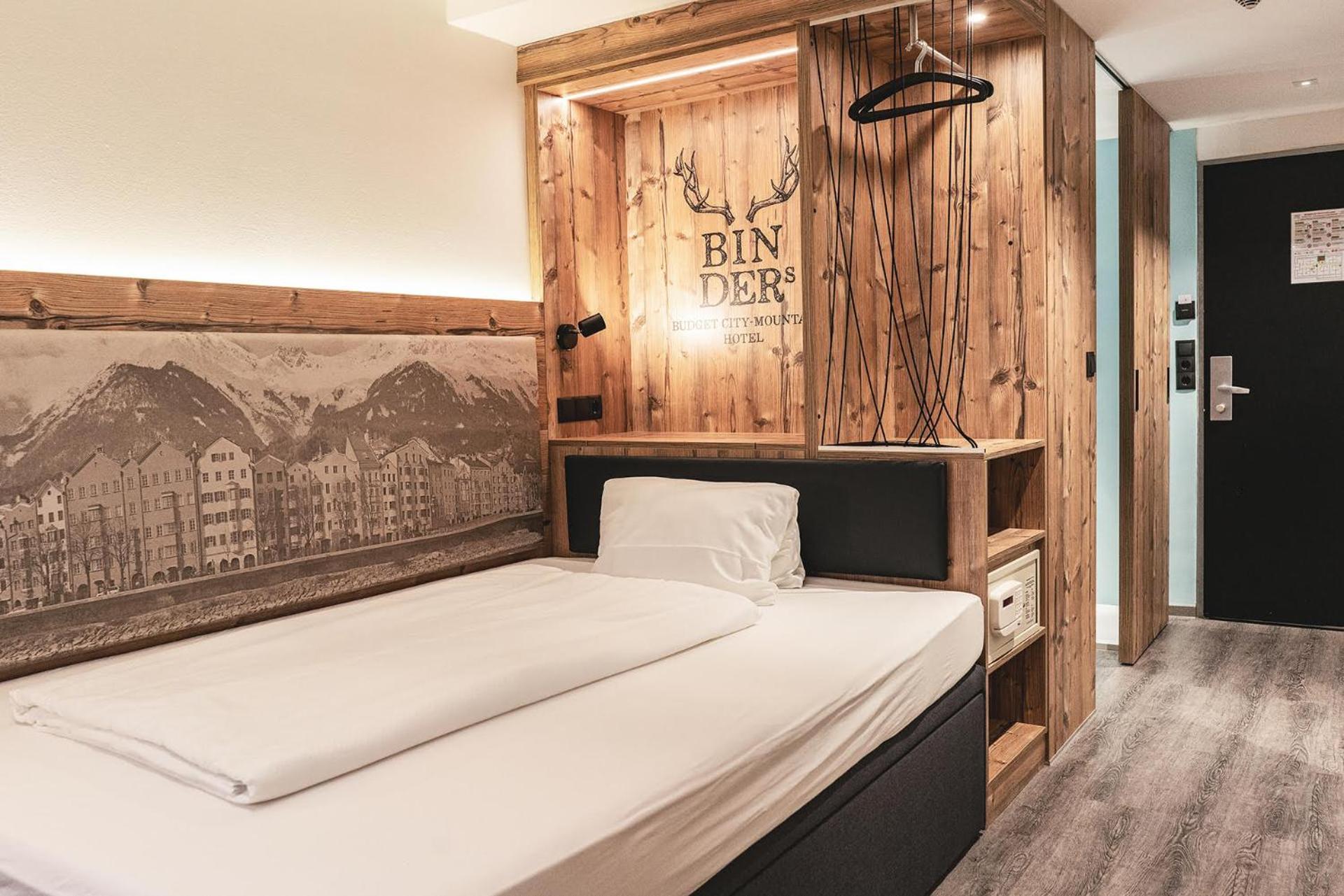 ROOM, SINGLE, ATTIC