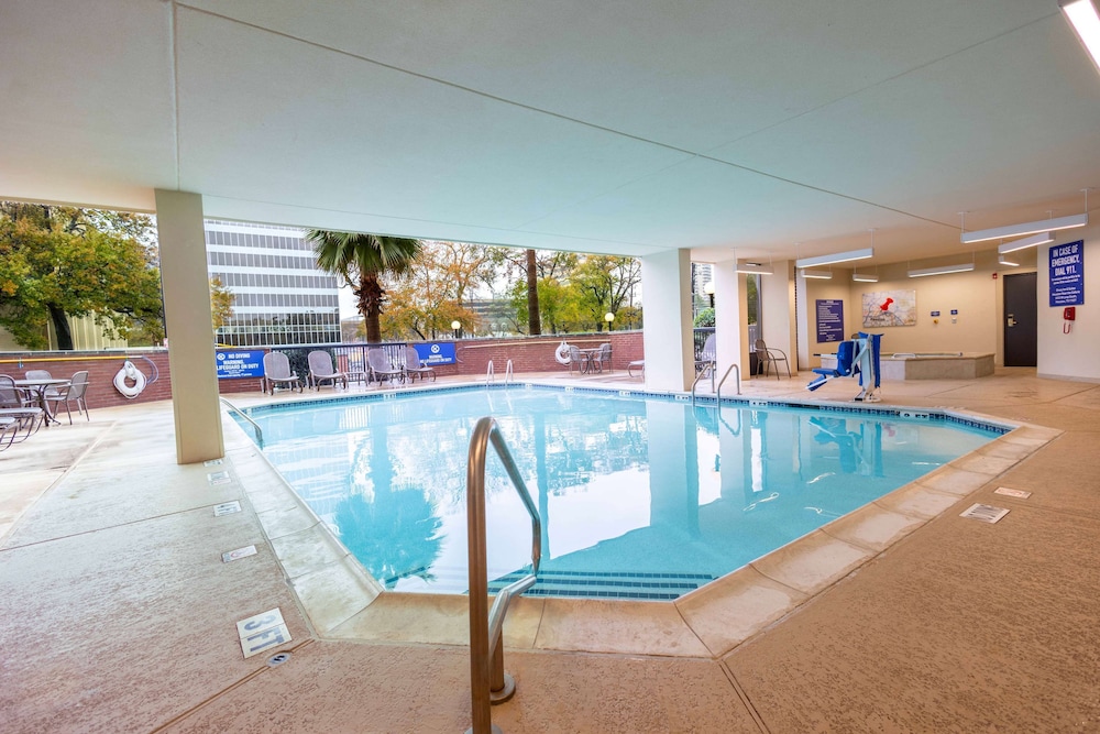 Drury Inn & Suites Near the Galleria Houston 25/49