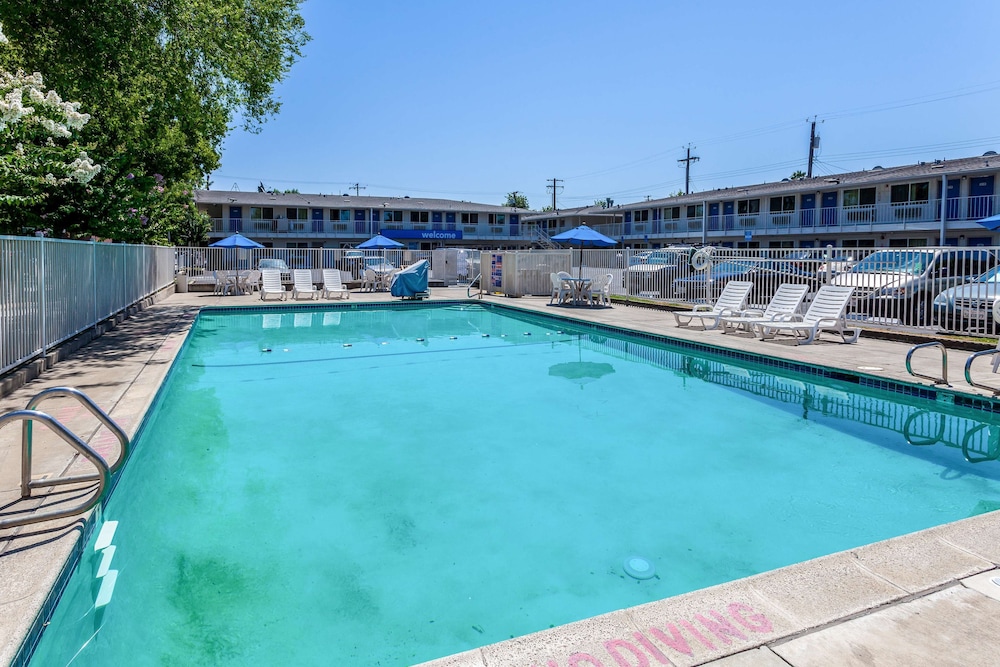 Motel6 Sacramento, CA - Downtown 36/60