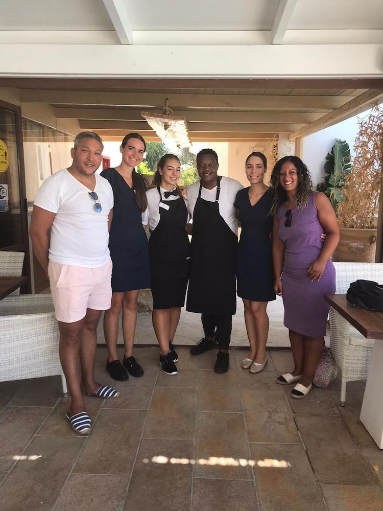 Alia Luxury Suites and Spa 12/169