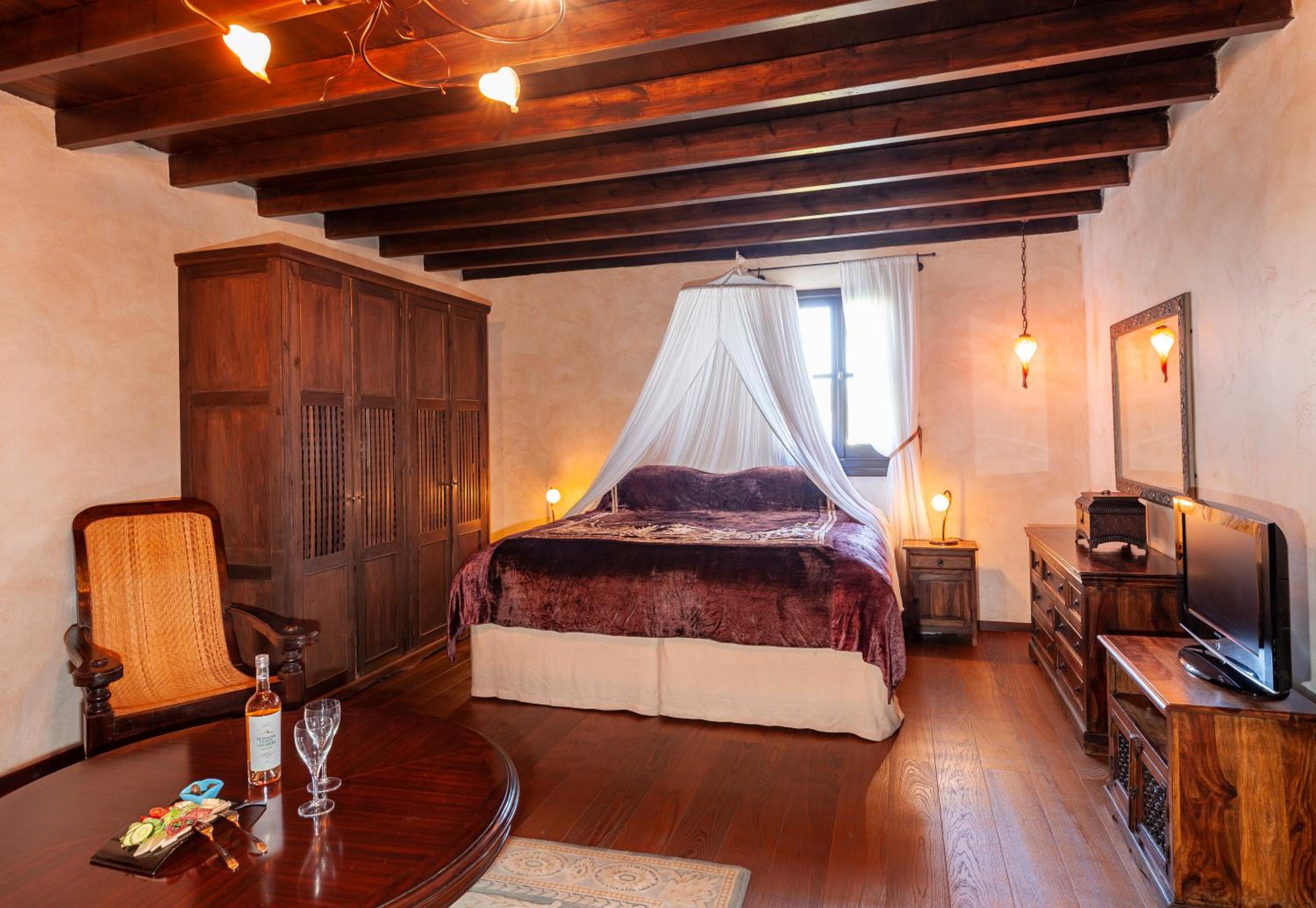 Grand, Master, Suite
