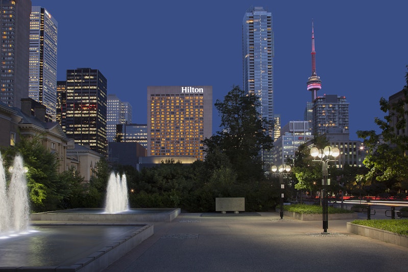 Hilton Toronto 73/75