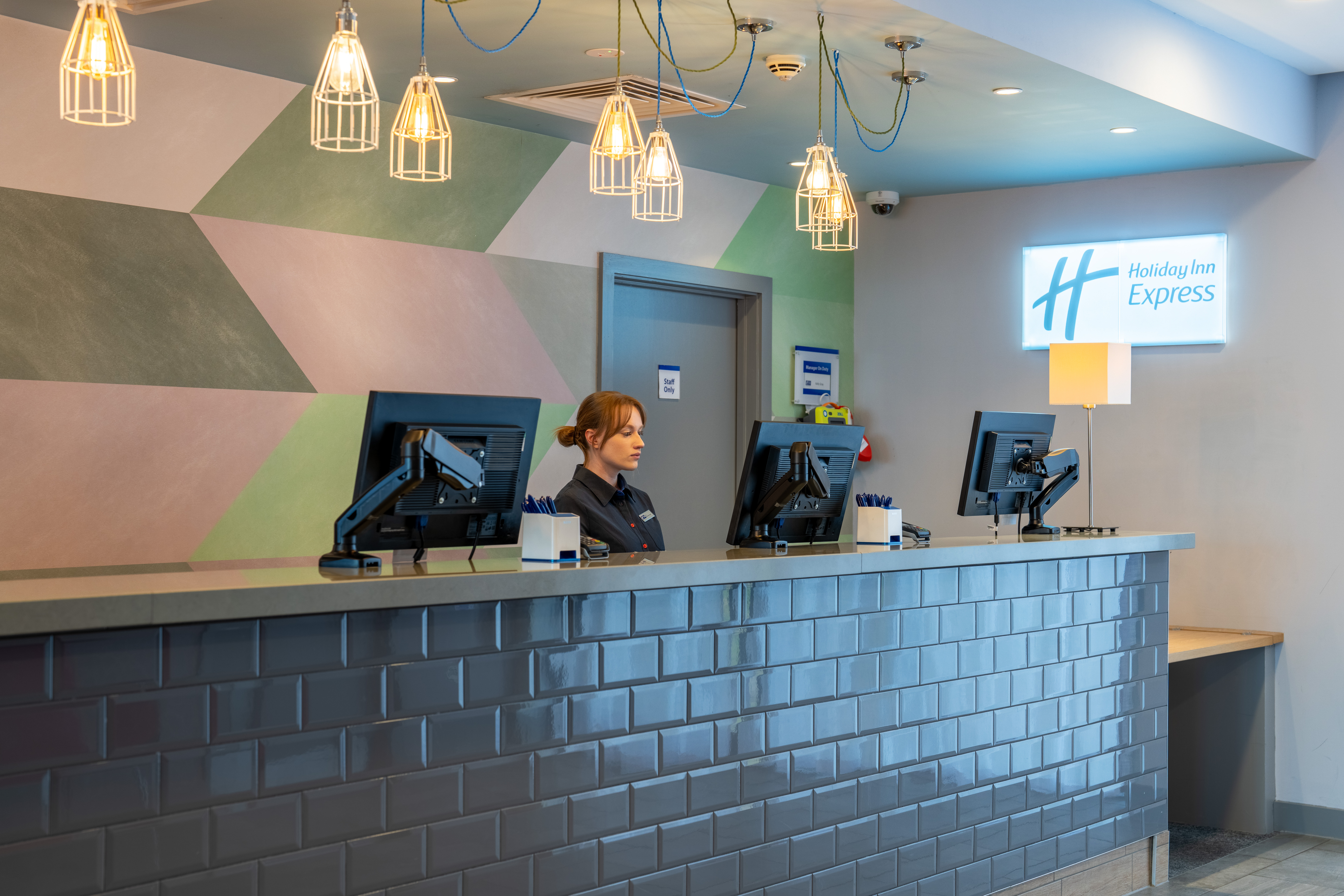 Holiday Inn Express Aberdeen Airport 13/72