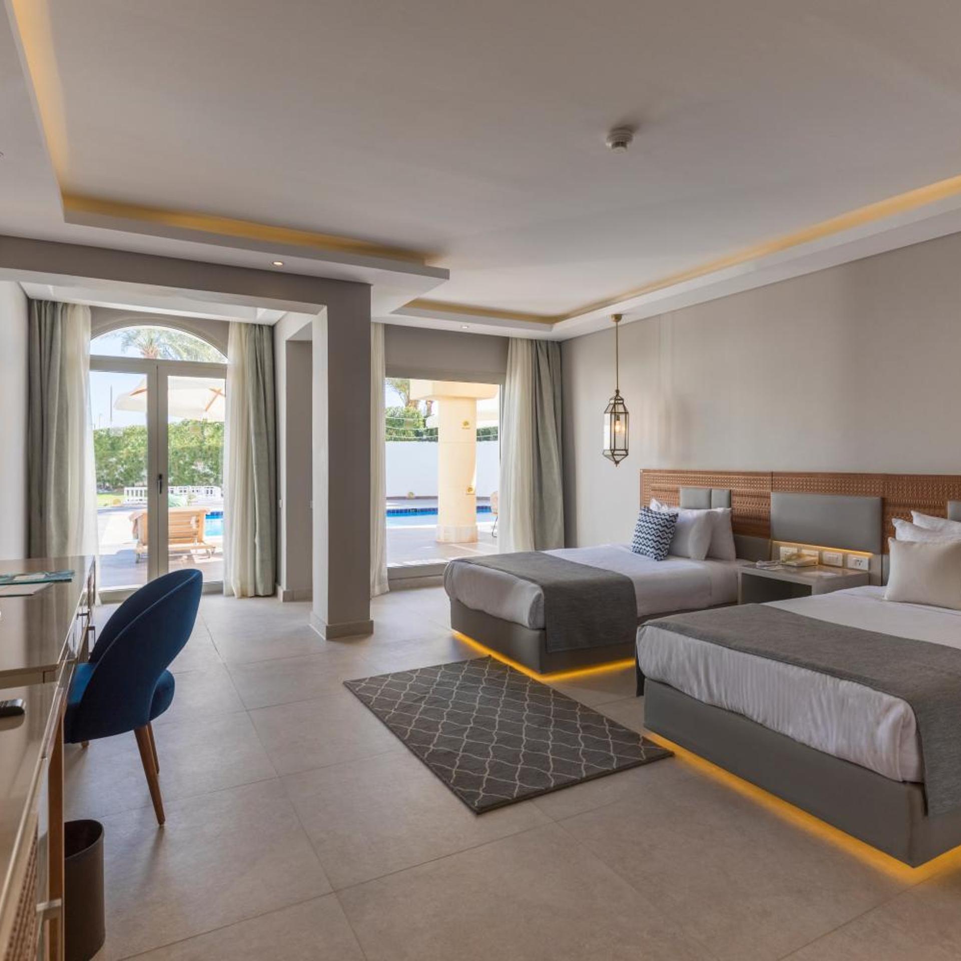 Executive Swim Up Suite Sea View Posh Club