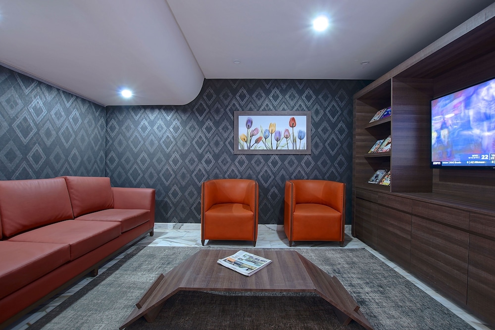 Econo Express Hotel 14/37