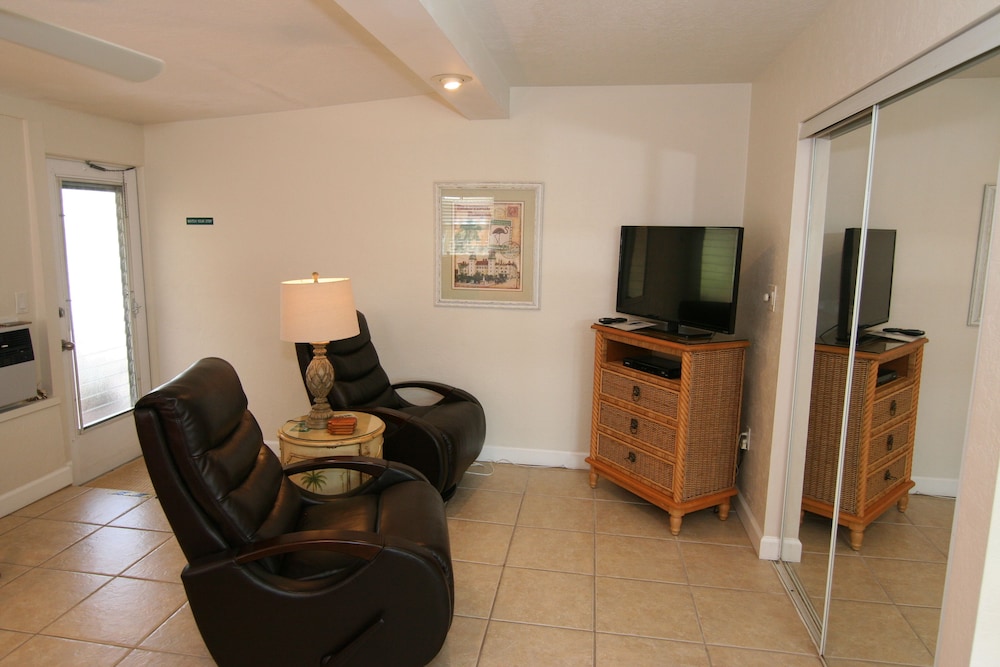 Tropical Villas of Venice Beach 36/71
