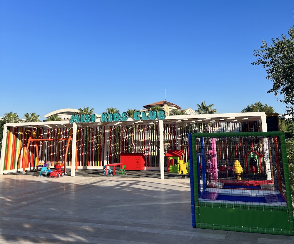 Megasaray WestBeach Antalya 66/73