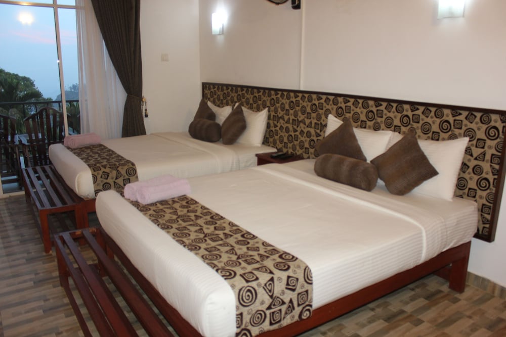PANORAMIC, 2 DOUBLE BEDS, MOUNTAIN VIEW
