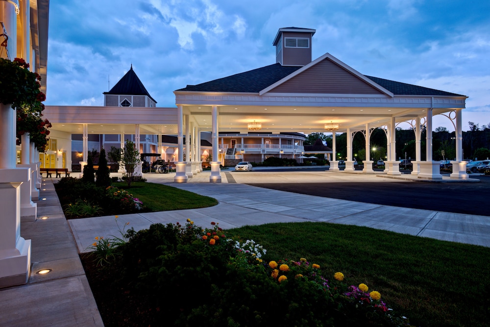 Saratoga Casino Hotel 2/68
