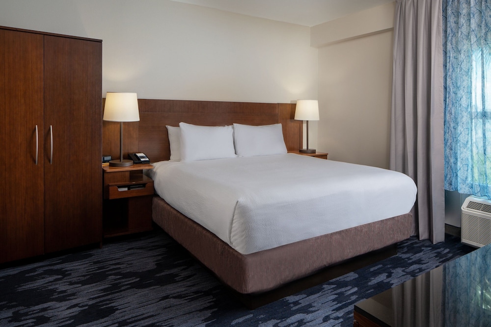 Room at FAIRFIELD INN SUITES BY MARRIOTT DESTIN, DESTIN - FL