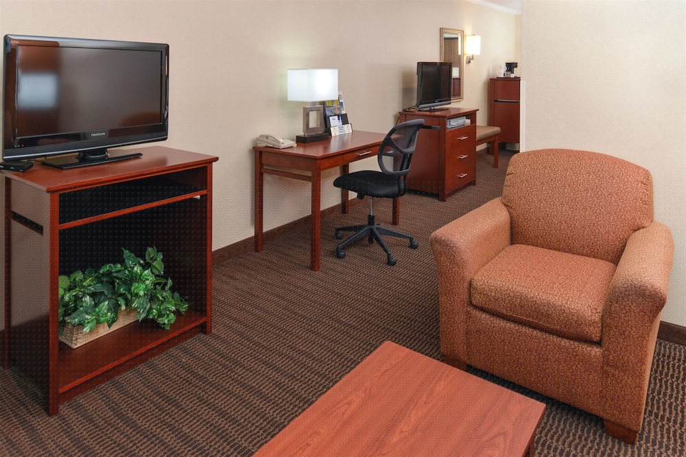 Best Western Plus Landmark Inn 26/34