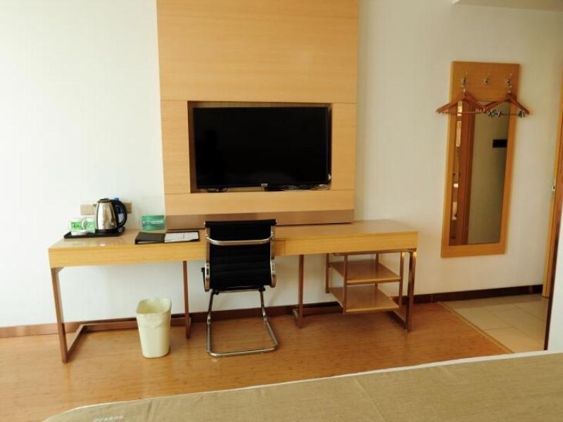 GreenTree Inn Baoding Qingyuan District Jianshe North Road Express Hotel 34/40
