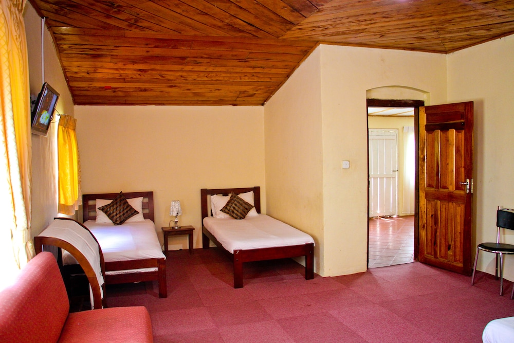 Chelthnam Bungalow 7/35