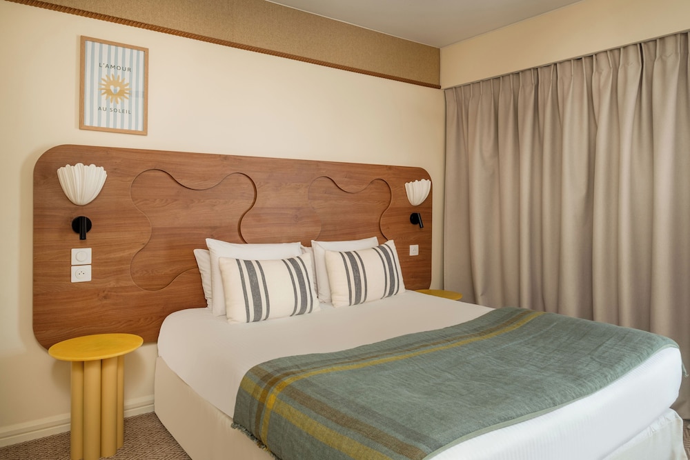 غرفة عائلية ثلاثية بشرفة، Kyriad Prestige Les Sables D Olonne Plage Centre Des Congres 2/10