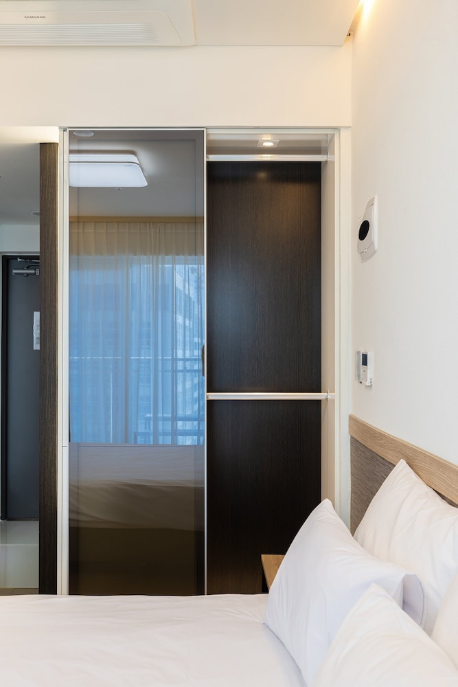 Sky Top Hotel 6/15