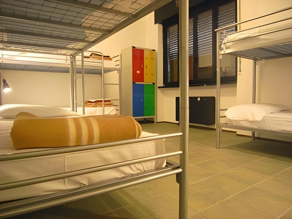 Female Dorm, 6 Beds, Colours 4/4