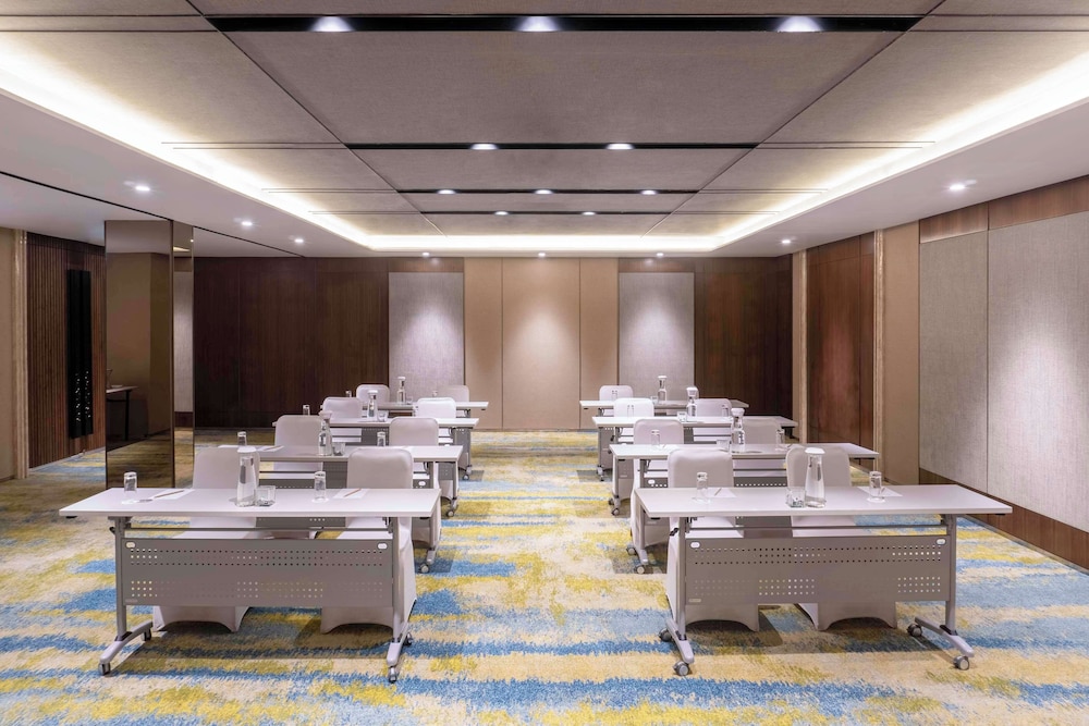 Radisson Lampung Kedaton 66/76