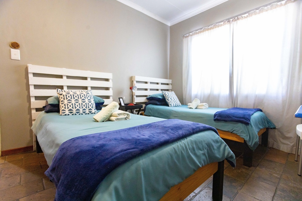 BASIC, DOUBLE OR TWIN BED, SHARED BATHROOM