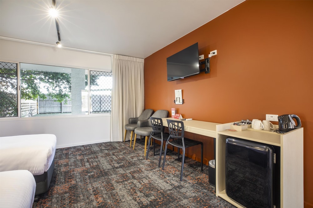 Dalrymple Hotel 45/67