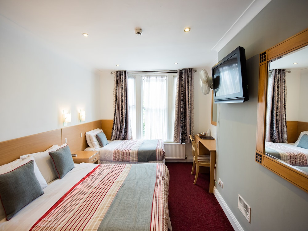 London Guest House by OYO - Acton 23/77