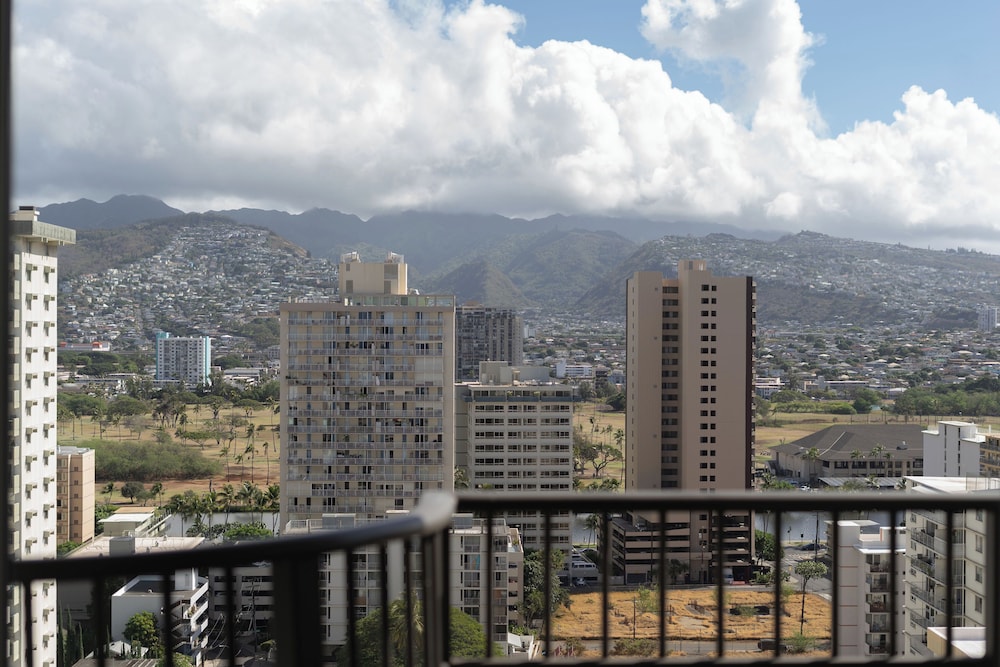 Waikiki Resort Hotel 7/69