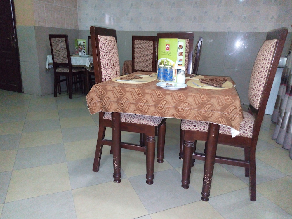 Richanthonio Suites 17/24
