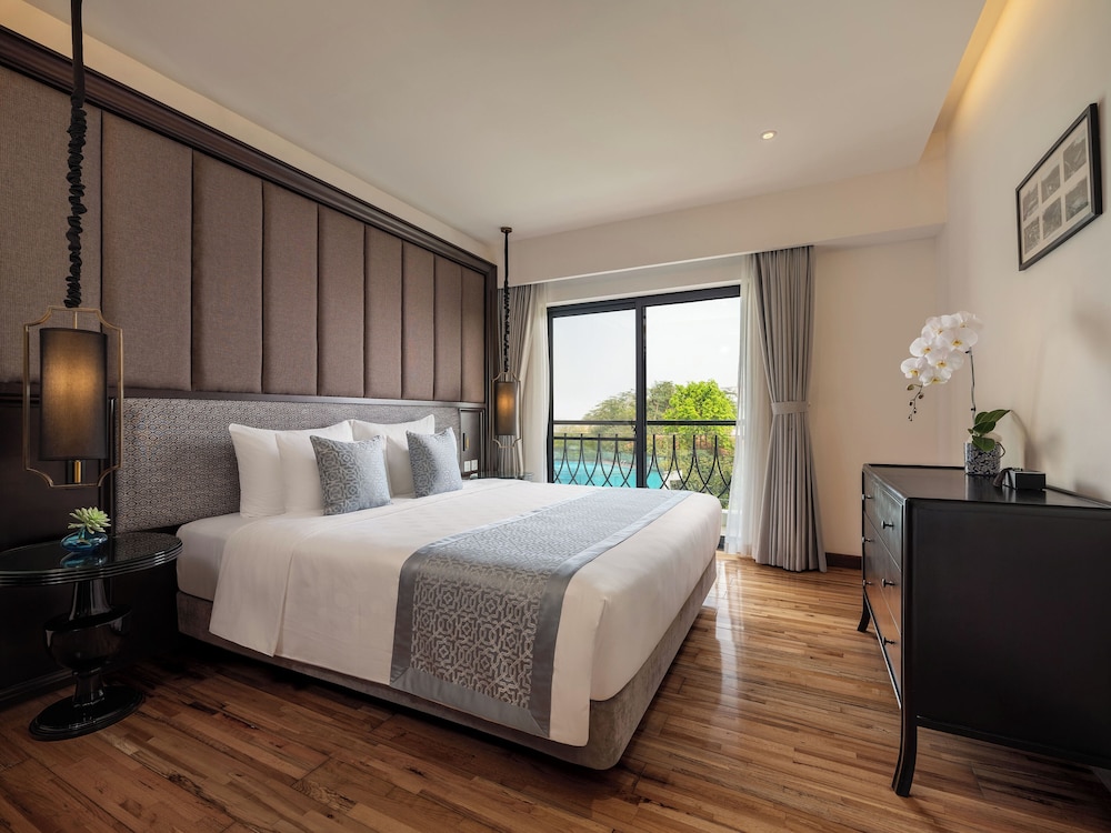 Elegant Suites Westlake 23/72