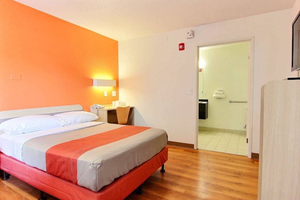 Motel6 Kingsville, TX 16/39
