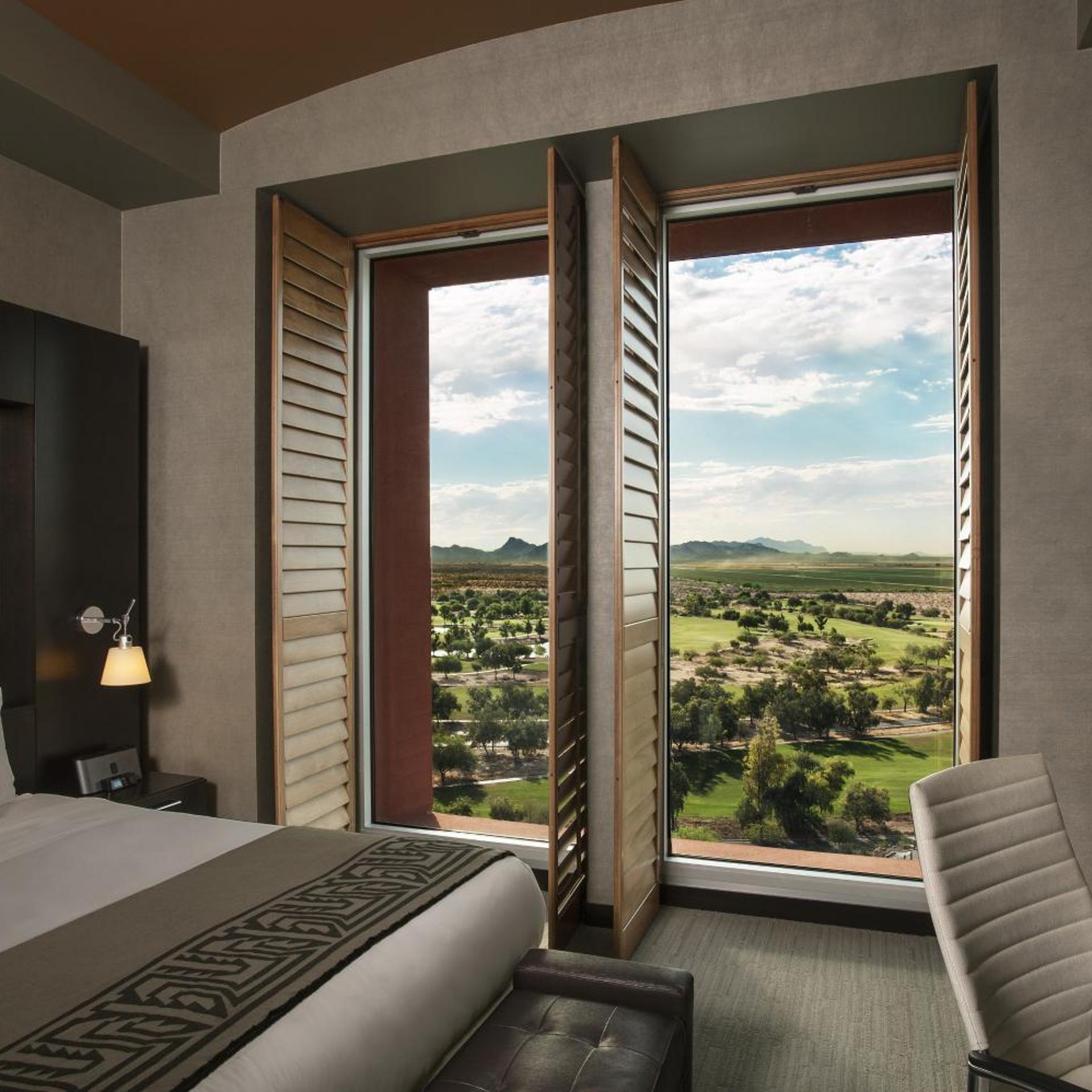 Deluxe, 2 Queen Beds, with View, Talking Stick Resort 4/8