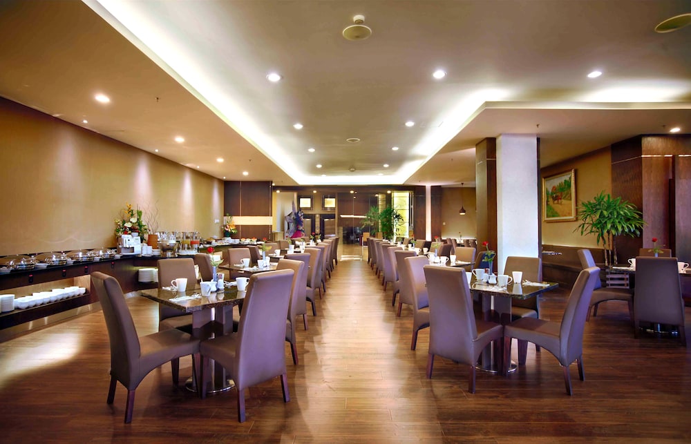 Aston Jember Hotel and Conference Center 50/65