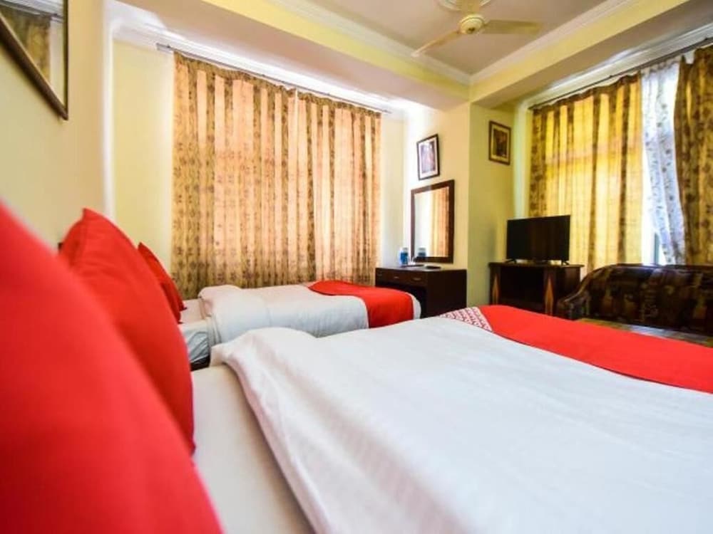 ANAND PALACE HOTEL 17/42