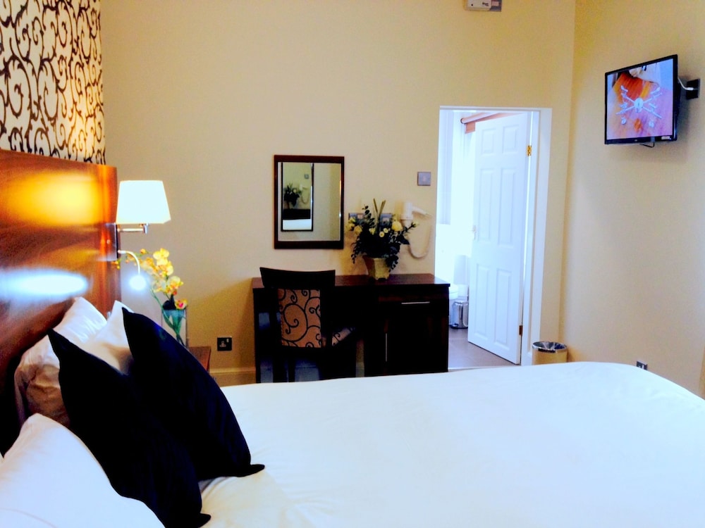 Ely House Hotel 24/40