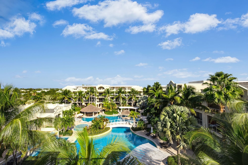 The Atrium Resort 59/66