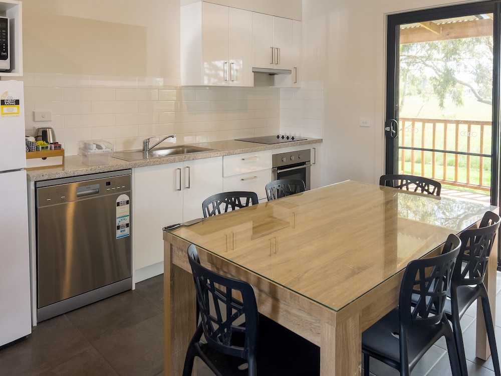 Port Fairy Motor Inn 44/63