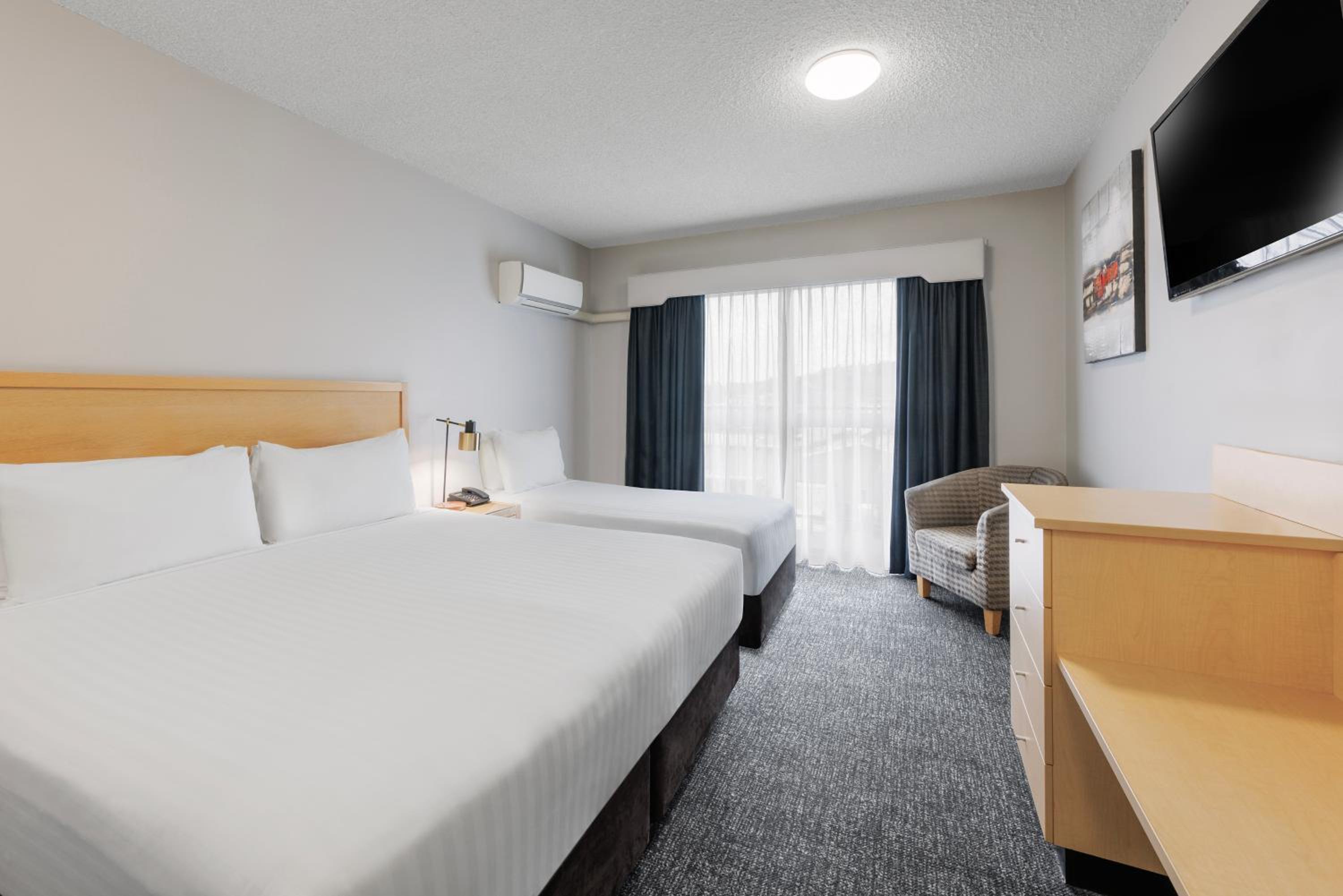 Room, Single, King Bed