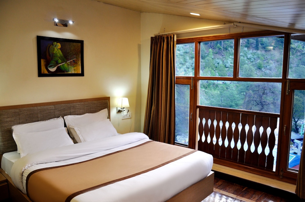 The Manali Inn 11/74
