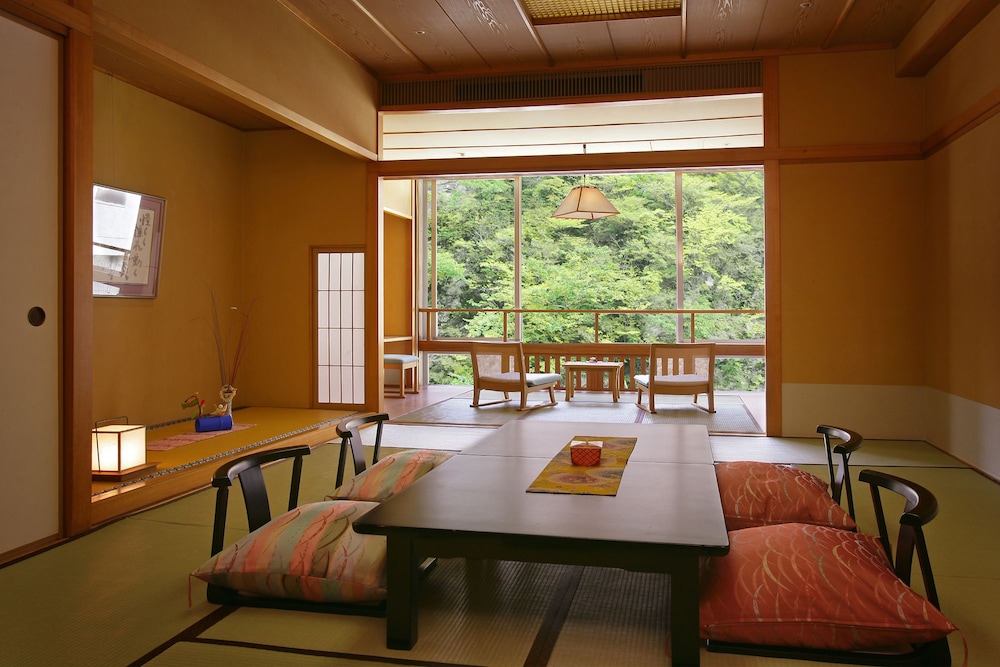 Yudukushi Salon Ichinobo 12/50