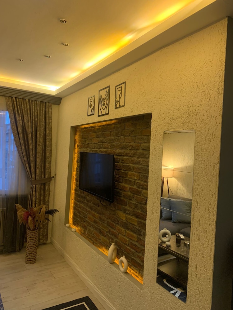 Nova Park Hotel and Suite 3/50