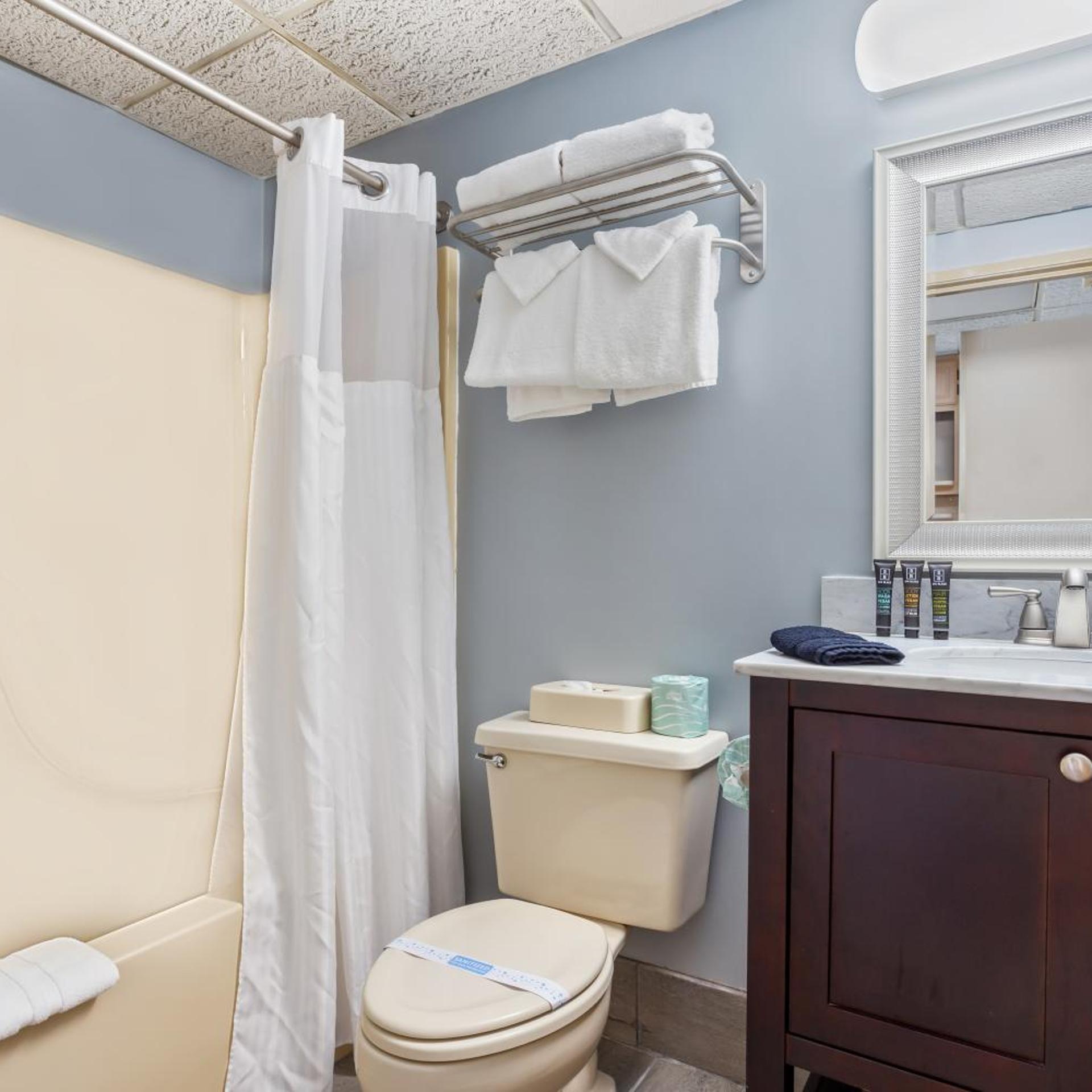 Room, King Bed, Sea Front, Hot Tub, Americana Hotel Oceanfront 5/6