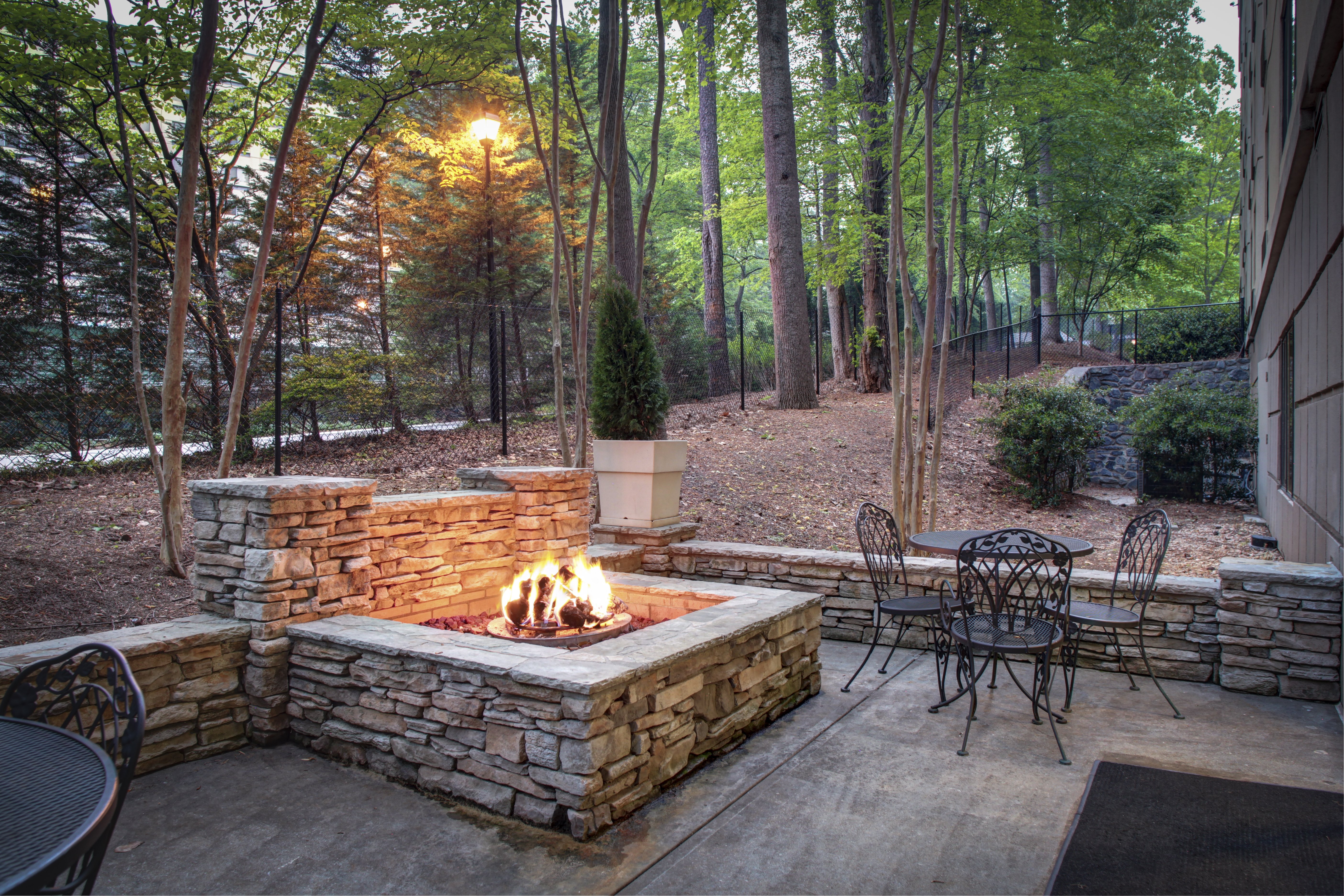 Holiday Inn Express Suites Atlanta Buckhead 18/25