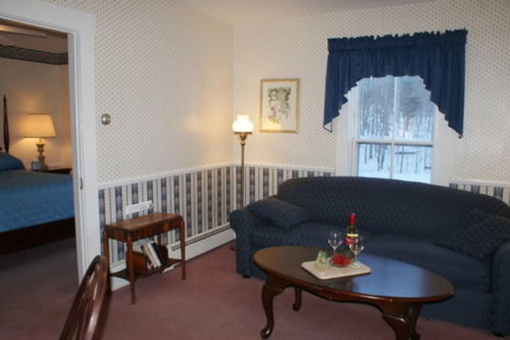 Echo Lake Inn 50/71