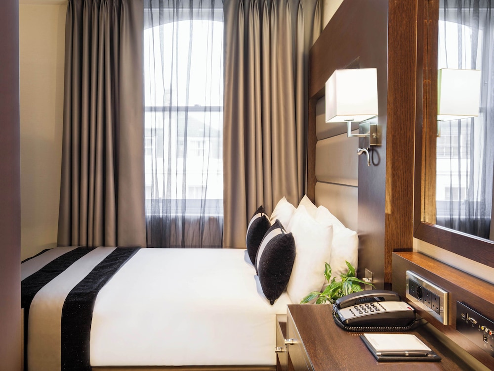 Deluxe, Double Bed, Devonshire Wing