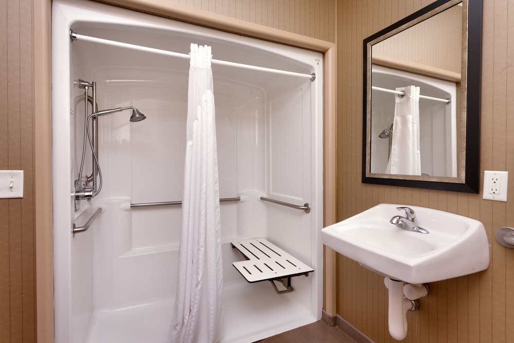 Holiday Inn Express Hotel Suites Grand Junction 44/96