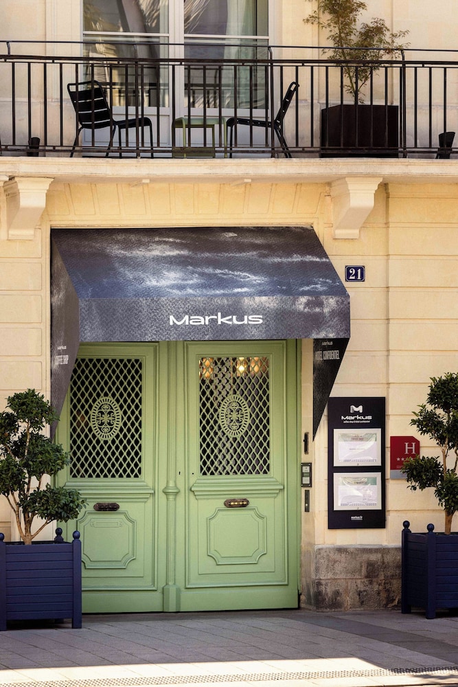 Hotel 21 Foch 1/50